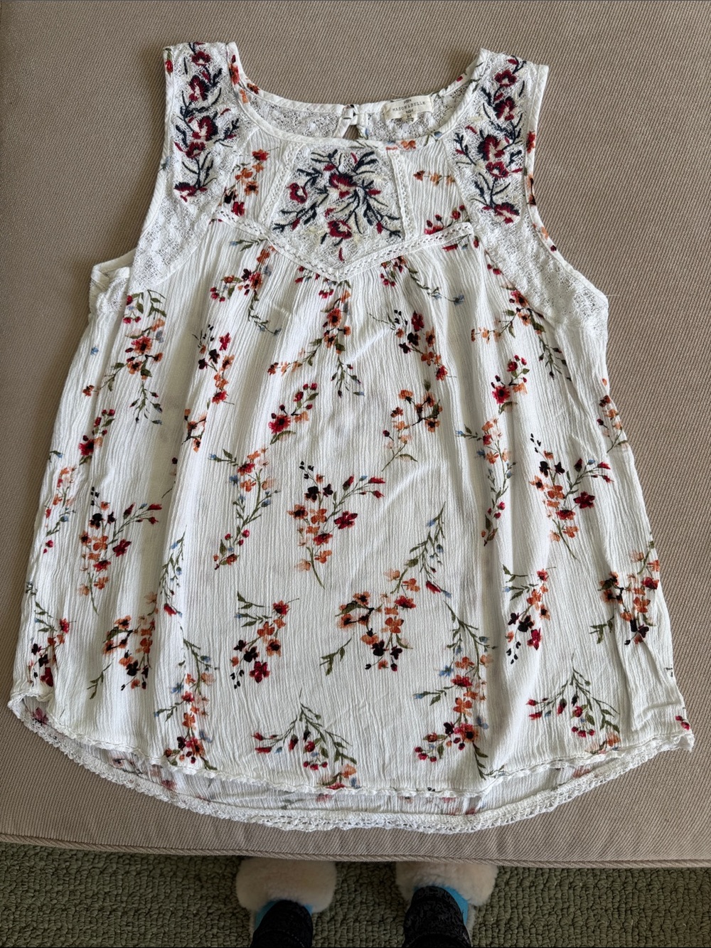 Embroidered White Floral Sleeveless Camisole